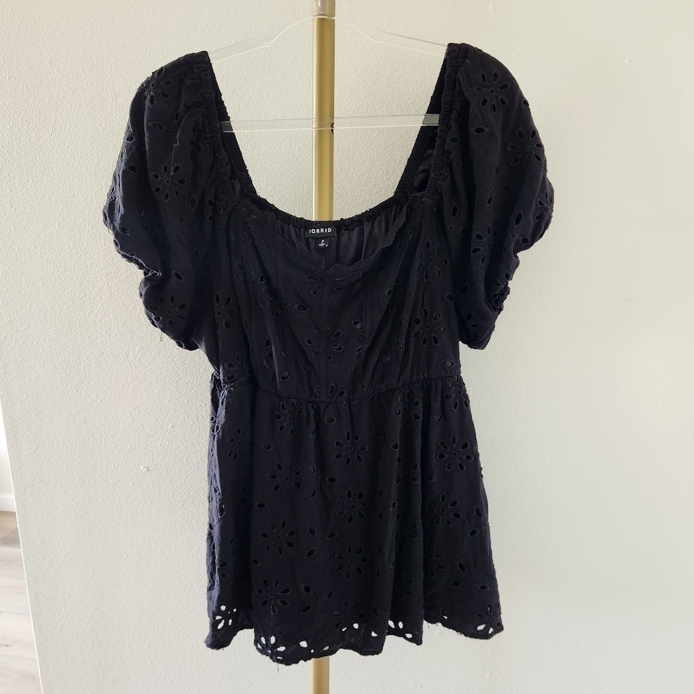 Torrid Babydoll Eyelet Challis Blouse Womens Size 2X Black Short Sleeve